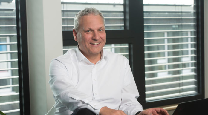 Kontaktlos digital versichern mit andsafe Christian Buschkotte - andsafe Managing Director